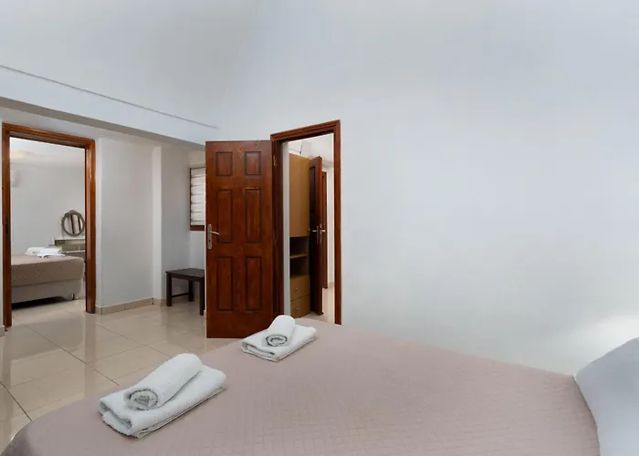 Apartamento Plethora Homes Kamári