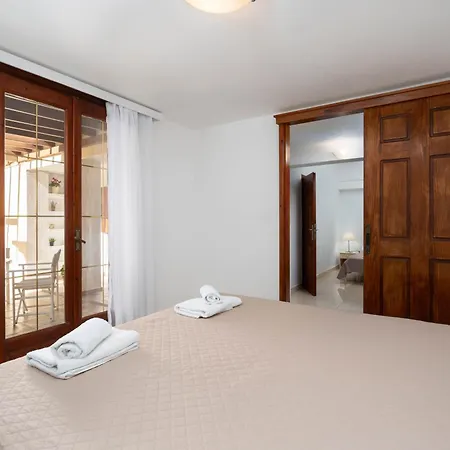 Plethora Homes Apartman