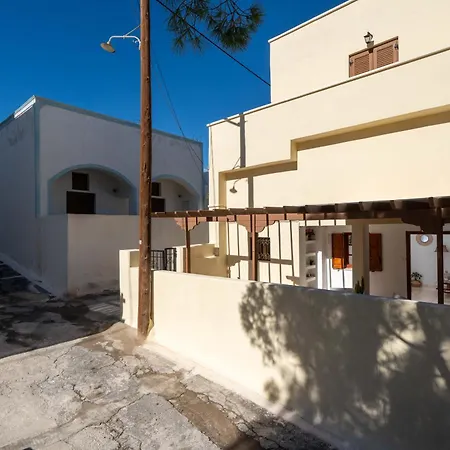 Plethora Homes * Kamari (Santorini)