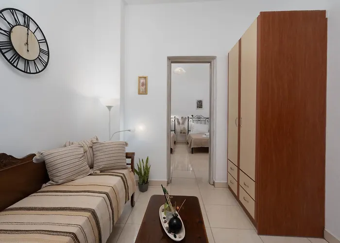 Plethora Homes * Kamari (Santorini)