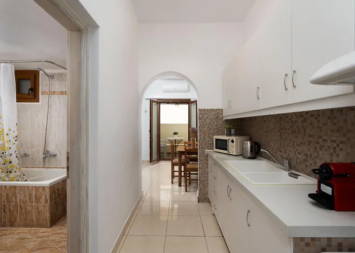 Plethora Homes Kamari (Santorini)